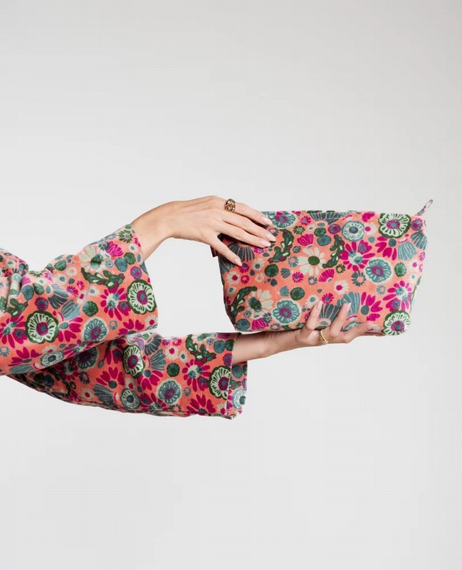 Velvet Washbag XL – Molly Coral