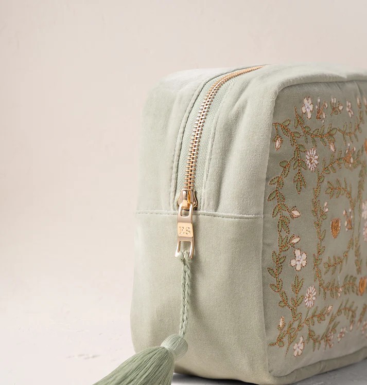 Mediterranean Garden Sage Velvet Wash Bag - Image 2