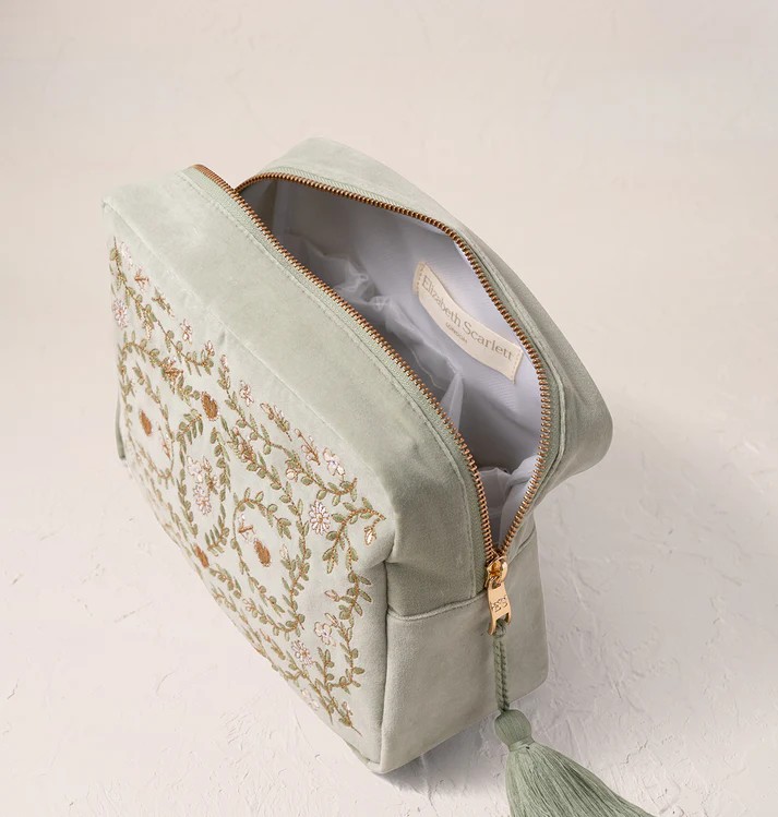 Mediterranean Garden Sage Velvet Wash Bag - Image 3