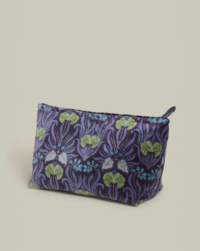 Velvet Washbag XL – Muguet Blue